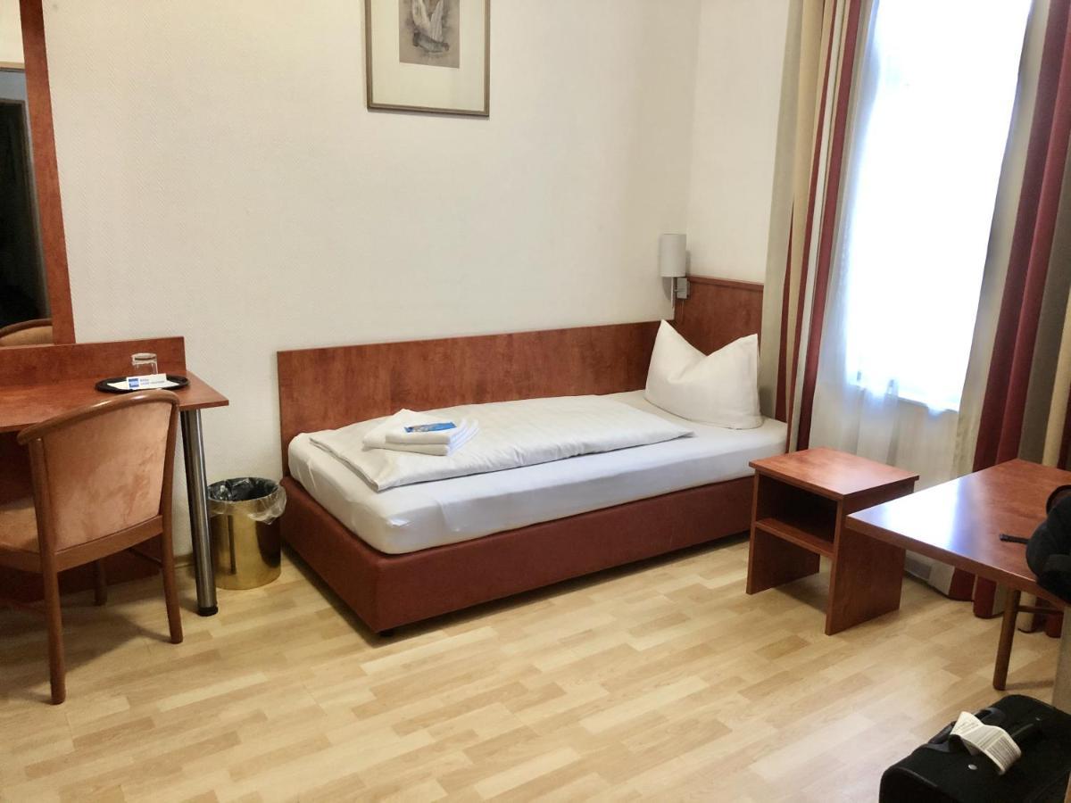 Hotel Am Ledermuseum Жак Офенбах Екстериор снимка