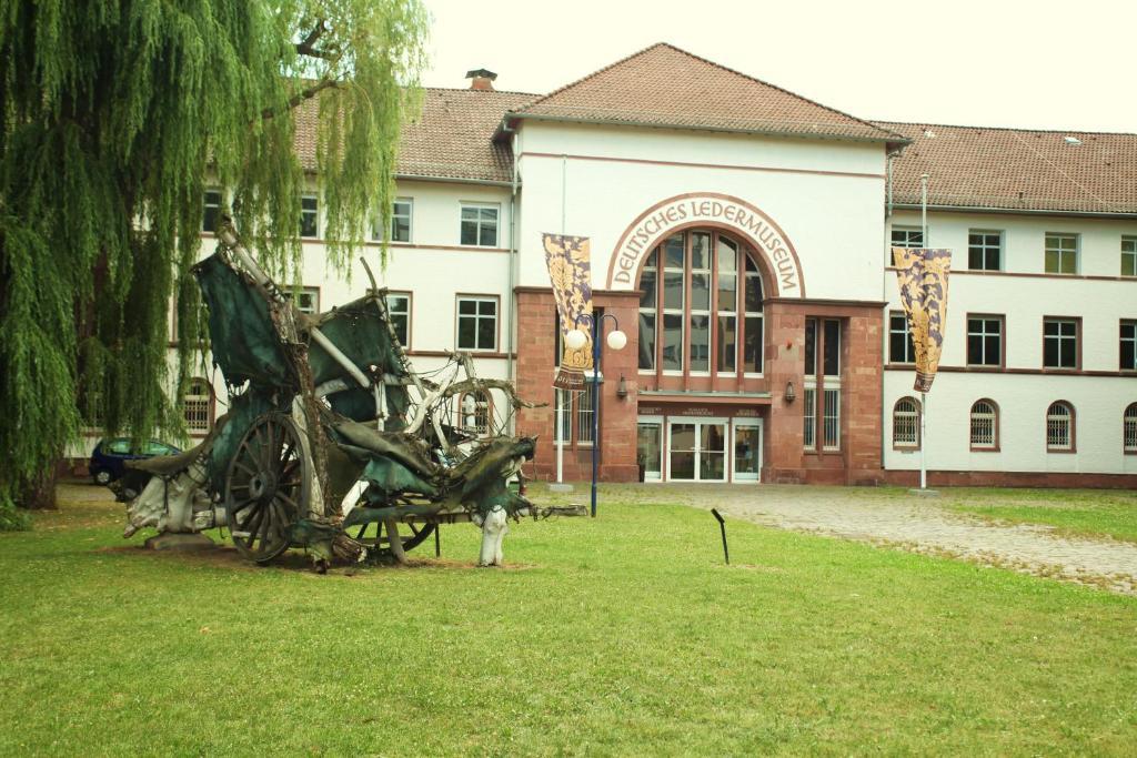 Hotel Am Ledermuseum Жак Офенбах Екстериор снимка