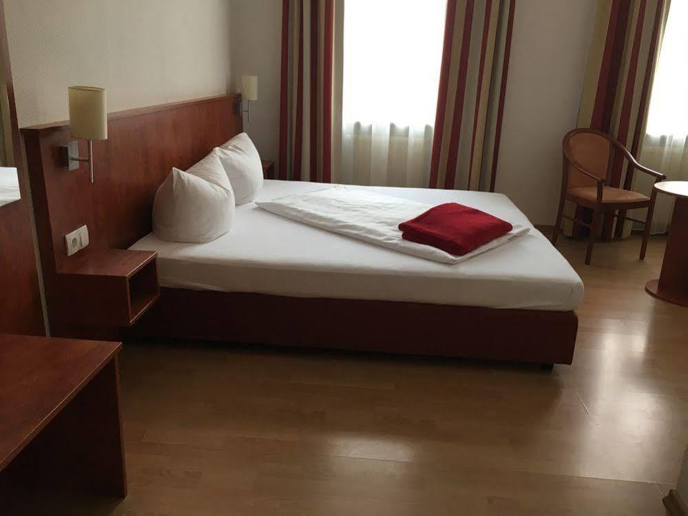 Hotel Am Ledermuseum Жак Офенбах Екстериор снимка